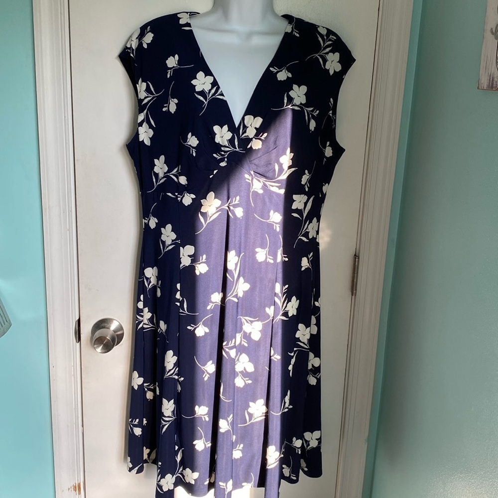 Chaps sleeveless floral dress NWT